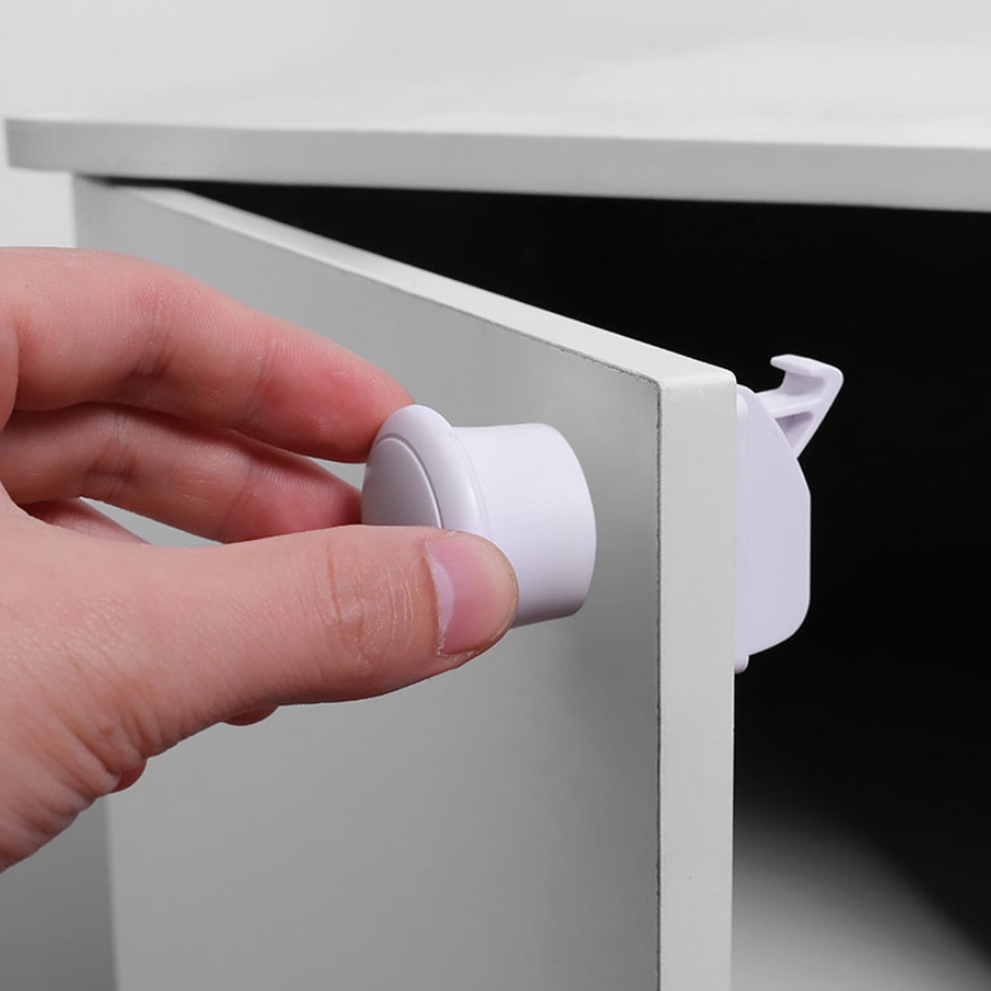 Multifunctional Baby Anti-pinch Hand Drawer with Magnetic Lock